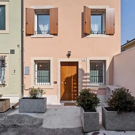 Casa Ai Lavatoi Apartment *