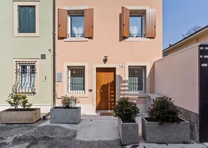 Casa Ai Lavatoi Apartment *